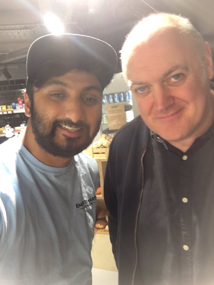Had the lovely pleasure of running into <a href="/daraobriain/">Dara Ó Briain</a> at <a href="/EAT_17/">eat17</a>! Perks of working at <a href="/empressmktldn/">EmpressMarket</a> !!!