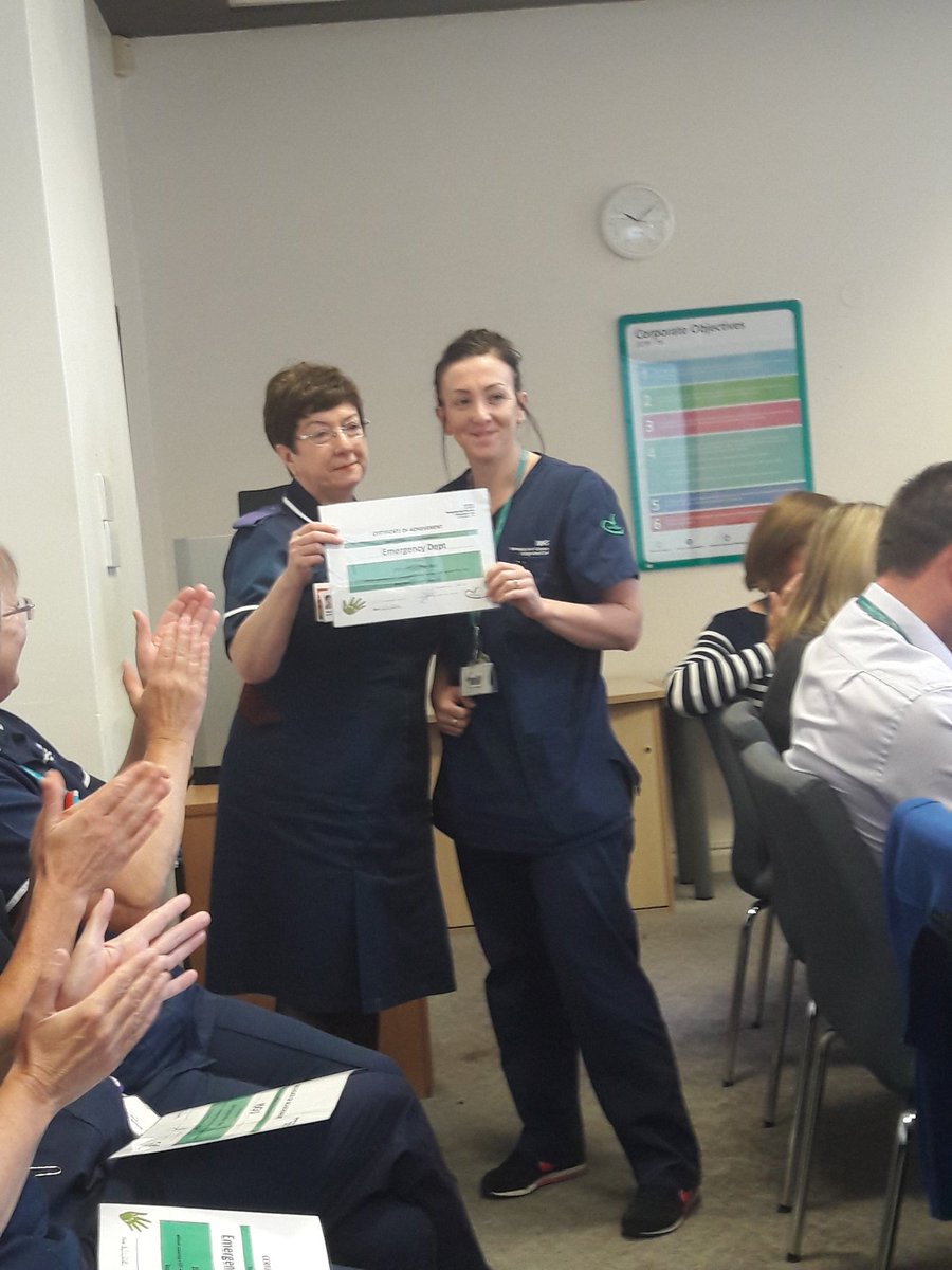 Huge congratulations to ISGU, EOU, ED Dept & Stamford ground floor on receiving their 200 days without sustaining a trust acquired avoidable pressure ulcer certs @tandgicft @AnitaFleming7 @helen_vyas @TandpT #stopthepressure #keepupthegoodwork #pressureulcers #PressureHeroes
