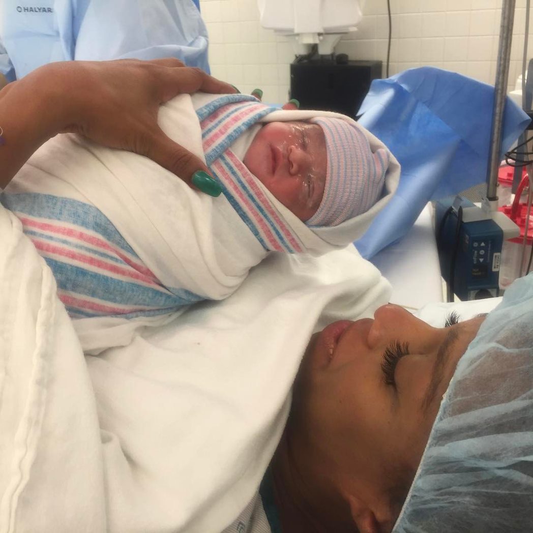 She gave birth to a healthy baby boy. Less than 12 hours later, she was dead: on.11alive.com/2pZsU6Z #MothersMatter https://t.co/dWNeUP7peY