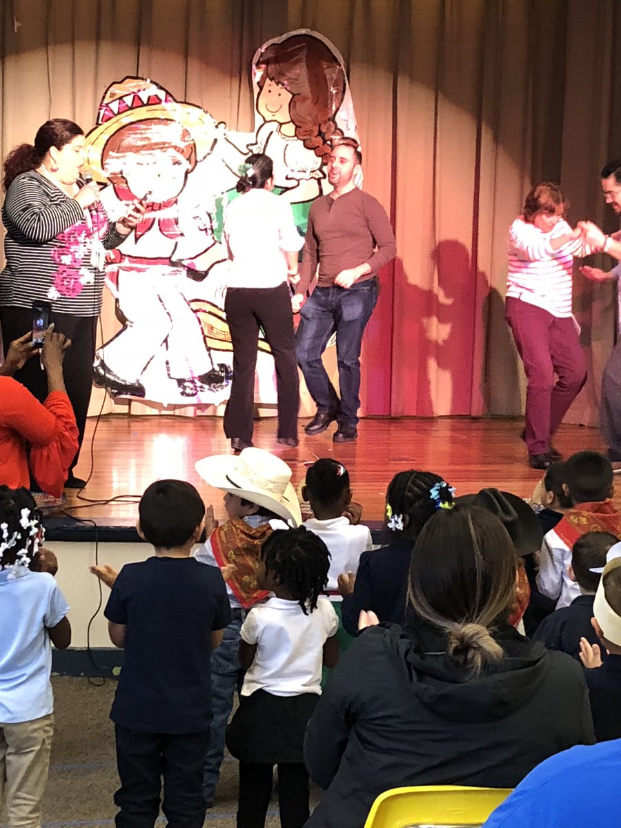 BuddLibrary's tweet image. Wrapping up #HispanicHeritageMonth with a performance #Teachers joined in to #entertain the #students