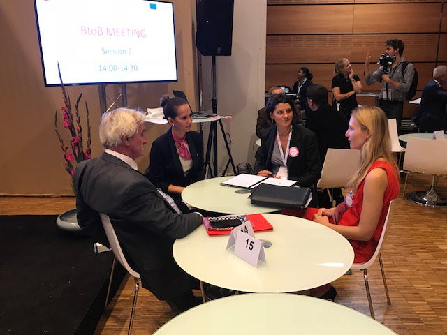 Cosmetic360's tweet image. Partnership agreement between Canadian Cosmetic Cluster represented by its President, Margarita Sidorova, and @CosmeticValley, represented by @ansel_luc, its CEO &amp;amp; Founder in the presence of Ségolène Leloutre, Director of International Relations at Cosmetic Valley