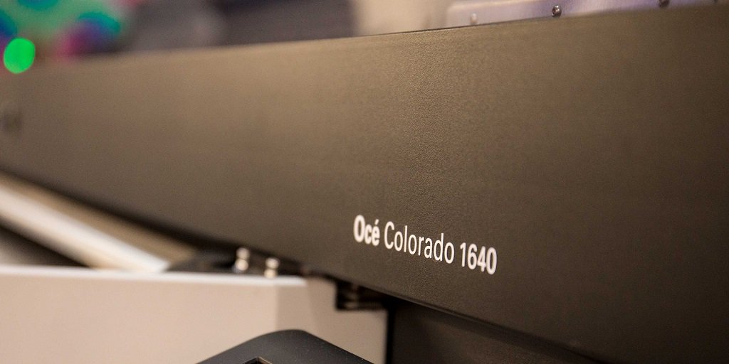 CanonProPrintIT's tweet image. Tra le protagoniste odierne, la Océ Colorado 1640, prima stampante roll-to-roll da 64" per il settore del grande formato. Una soluzione basata sulla tecnologia green #UVGel che rivoluziona il mercato della stampa digitale per le applicazioni grafiche e industriali. #unleashprint