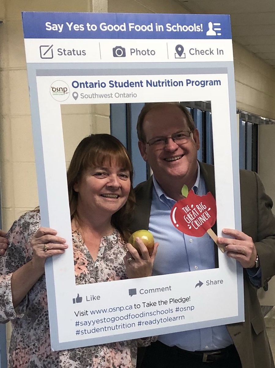 johnhowi's tweet image. @trusteekim and I enjoying the Big Crunch @RoselandSchool Thank you #OSNP for your support of #GECDSB nutrition programs.