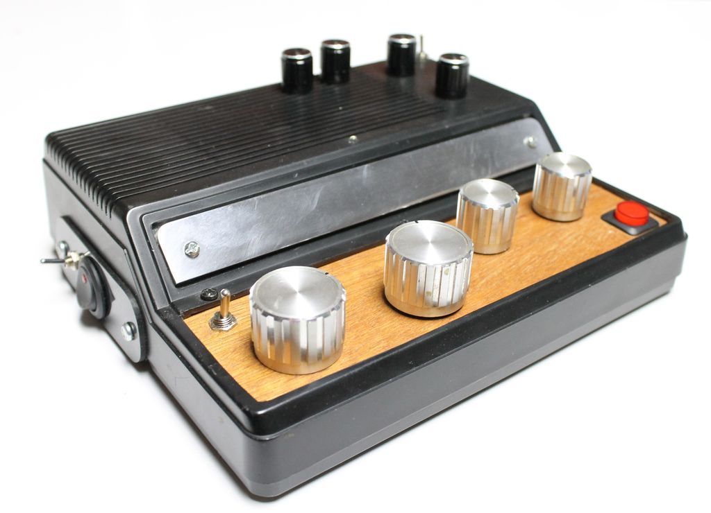 ShawnHymel's tweet image. I didn't even know what a "dub siren" was, but you can make one with some basic #electronics and, of course, a #555Timer buff.ly/2AaXeBh