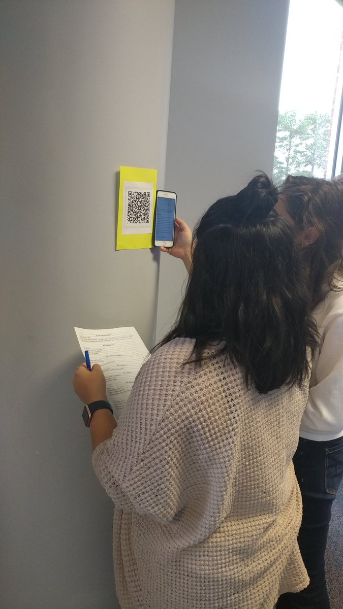 dethomp's tweet photo. On task students are informed students...#WeAreKCollins #P2P #kchs https://t.co/Vghdz4XI6J