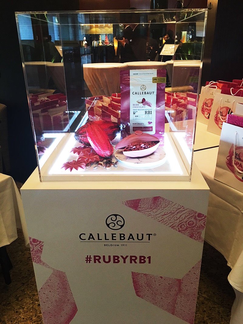 HiroSakai555's tweet image. カレボールビーチョコレートRB1を使った和スイーツ✨
#callebaut #RUBYRB1