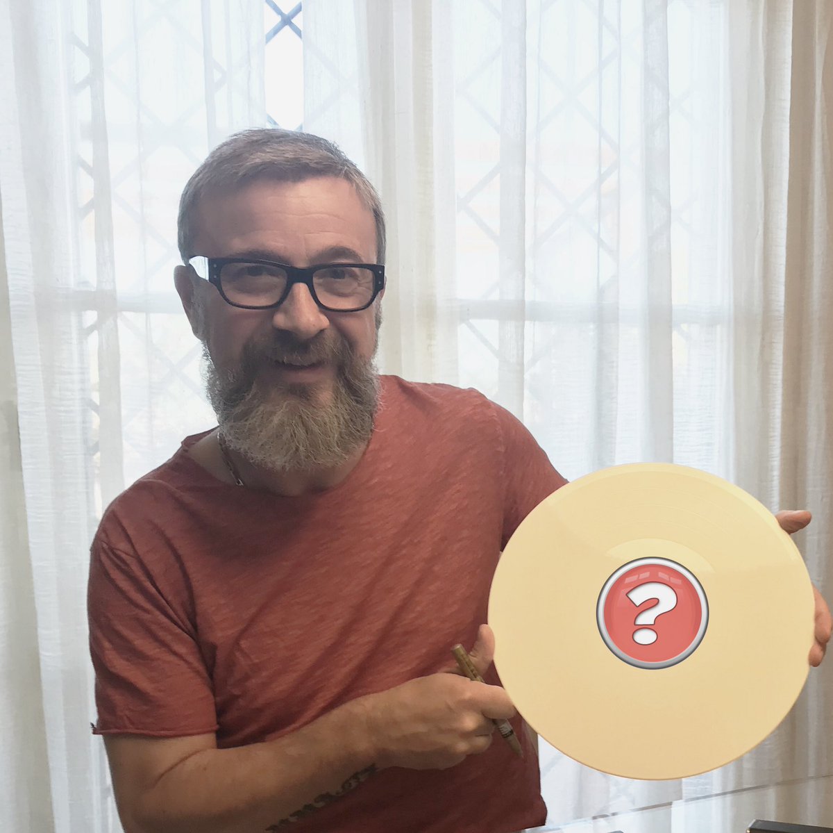 marcomasini64's tweet photo. Una sorpresa per voi !

#marcomasini #sorpresa #musica @MomyRecords @WCM_IT https://t.co/gIDTKOKcN1
