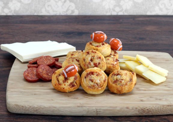 The University of Michigan and Michigan State University will meet on the gridiron for the 111th time this Saturday. What snacks will you serve? ow.ly/SJA530mgWd1