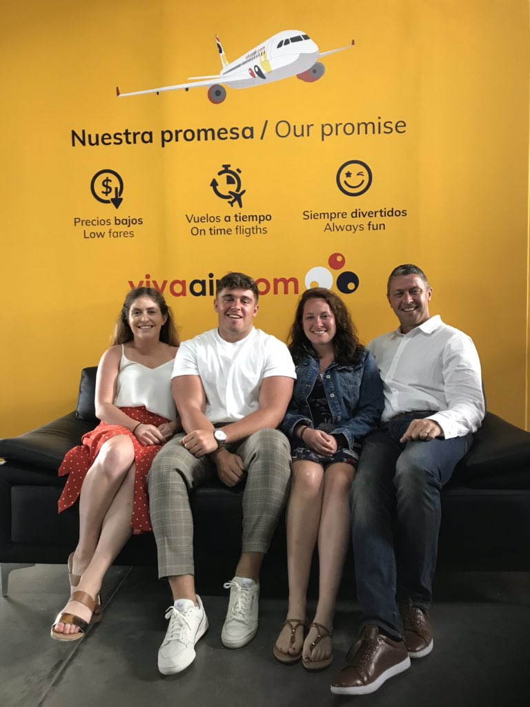 theolynn's tweet photo. The @DCUBS @VivaAirlabs team helping to drive digital marketing innovation @VivaAirColombia #msdm https://t.co/4RP35sFs02