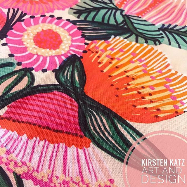 KirstenKatzArt's tweet image. Sneak peek and first look at print samples for some new products #kirstenkatz #printsamples #homedecorart #modernflorals #printandpattern #surfacepatterndesign #textileart #australianart #textileprint