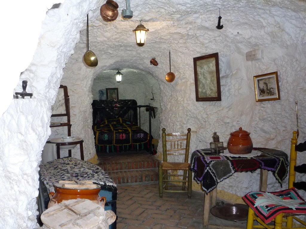 🇪🇸Sacromonte (Granada)
🇵🇱Cygańska dzielnica Granady. Słynie z 'cuevas', czyli jaskiń przekształconych w domy🏠
🇬🇧Romany quarter of Granada. It is famous for 'cuevas' (cave-houses)🏠

#CiekaweMiejsce #InterestingPlaces Thanks to @deturismoytradu 🍷