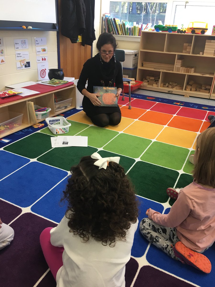 Ms. Jeffries teaching an interactive pumpkin read aloud! #joyful #readaloudmagic #WeareDS