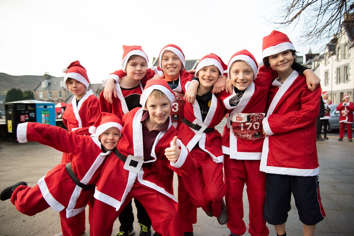 Skye Santa Dash tweet media