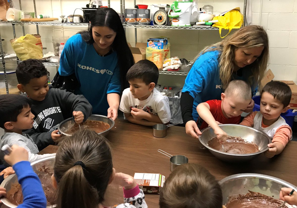 We welcomed five volunteers from Kohl's today! They will be building worm gardens with the pudding, cookie crumbs and gummy worms! We thank them for visiting! #KohlsCares