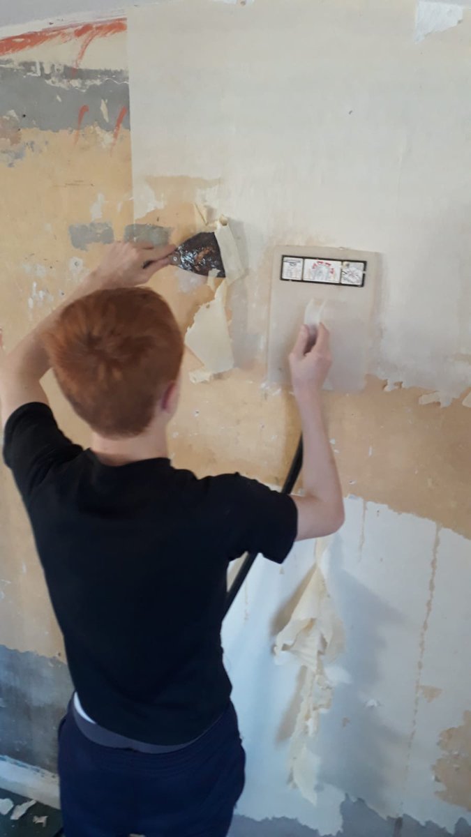 Claret_Pete's tweet photo. Proof that my sons hands will work without being connected together with an xbox remote control https://t.co/kl0JfaFZmQ