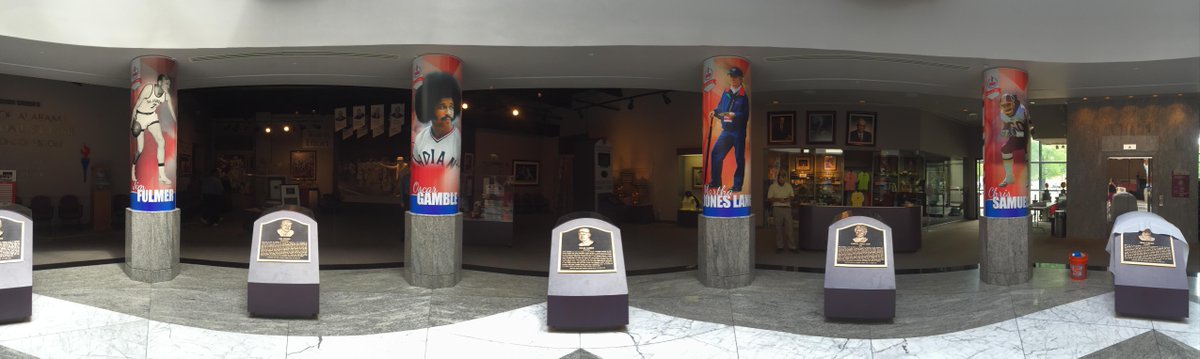 AlabamaGraphics's tweet photo. At Alabama Graphics, we design Flexible Displays to fit your ever-changing needs. Because Flexible Displays are graphics printed on flexible substrate, various graphic solutions fall under this category–even if the finished piece will be mounted to a flat surface! #Algraphics ... https://t.co/PATV5psxpq