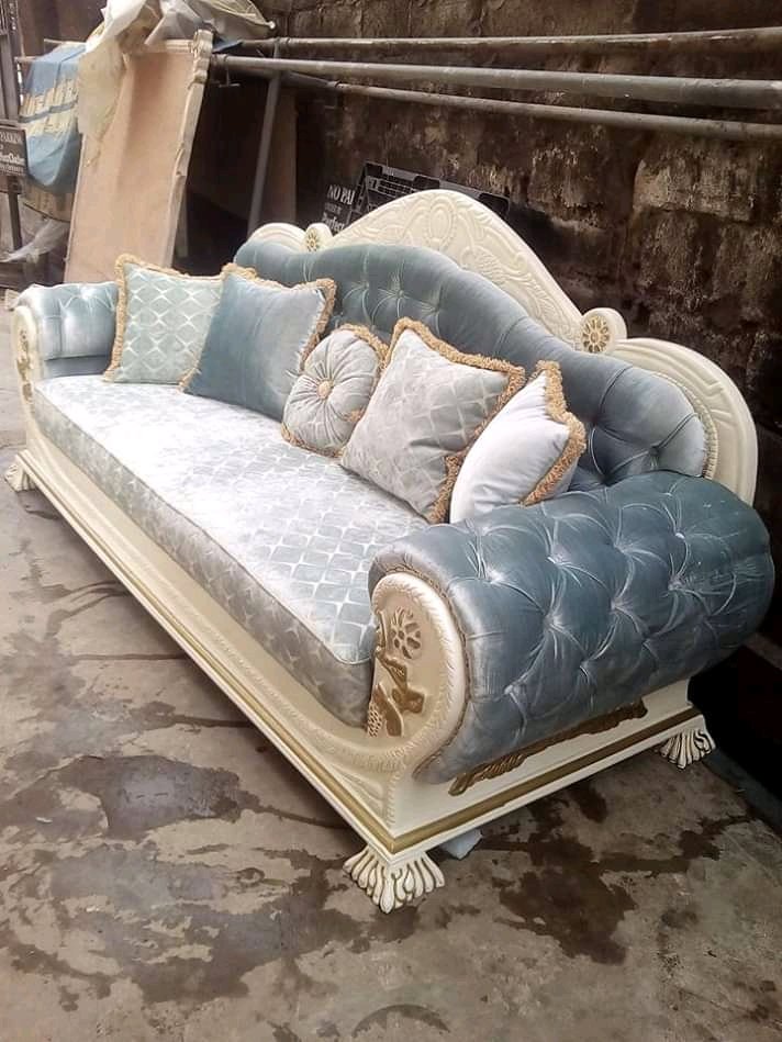 AOL_Woodwork's tweet photo. Royal sofas with an antique feel in its design,  handcrafted for who loves to display luxury. #OrijinalNaija #ClearanceSales #ThursdayThoughts #GNWA #LEAPSIPA2018 #SeeEverything #ThursdayMotivation #bublagos #LadiTheFurnitureMaker #InteriorDecor #Interior #Luxury #madeInNigeria https://t.co/jHEmqjpN5v