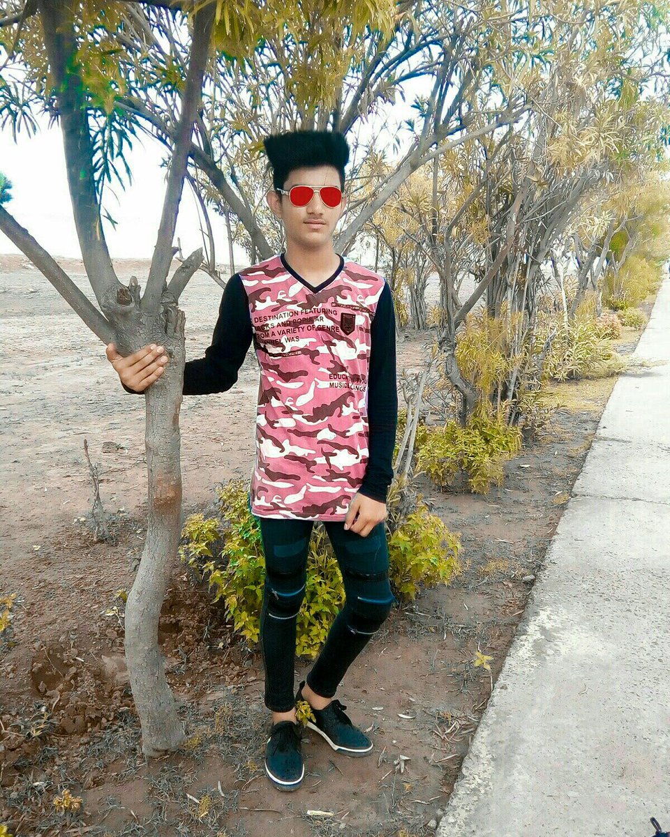 FAISALS62514120's tweet photo. Model 😎😎😎
This TikTok app is soooooo fun! Follow me @007_faizzy on TikTok and check out my videos!
https://t.co/hVVZRyNqYW https://t.co/TpkEycvvxq