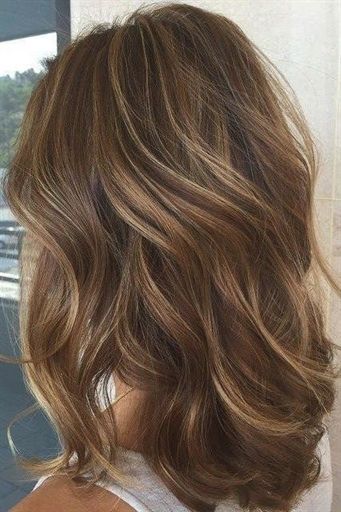 Gorgeous hair inspiration! Chestnut brown with caramel blonde balayage! For more hair inspiration, head over to our Pinterest page: ow.ly/eQE030mfe0v #HairInspiration #HairIdeas #HairStyles #BalayageHair #Balayage #HairGoals