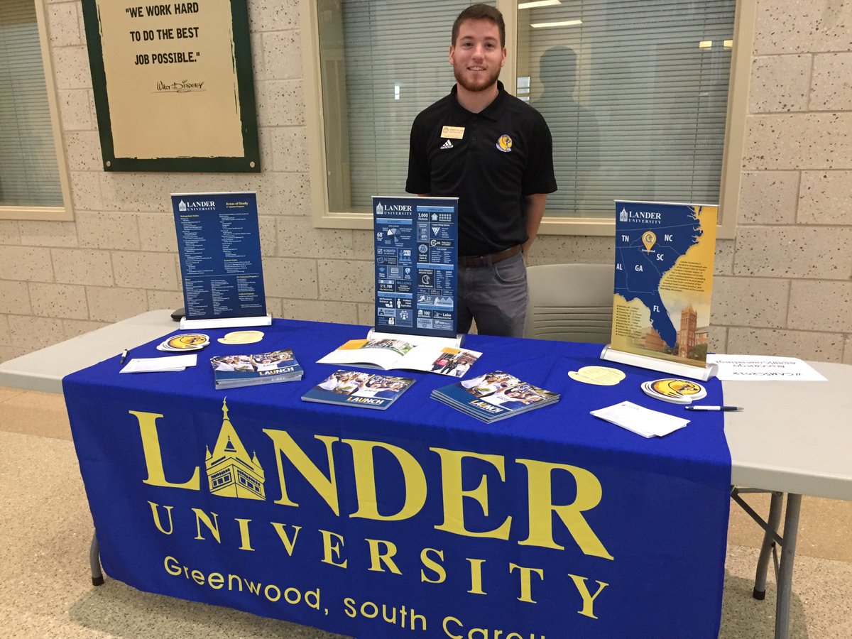 RBHSCounseling1's tweet photo. A big S/O the all the College Admissions Counselors on campus today, not only helping our seniors with their apps, but also providing info to our underclassmen! #ThankYou #BeInformed #UsWeRB #CAMSC2018 @SCCANGO https://t.co/jsqzLeSDFV