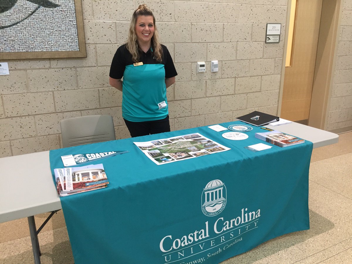 RBHSCounseling1's tweet photo. A big S/O the all the College Admissions Counselors on campus today, not only helping our seniors with their apps, but also providing info to our underclassmen! #ThankYou #BeInformed #UsWeRB #CAMSC2018 @SCCANGO https://t.co/jsqzLeSDFV