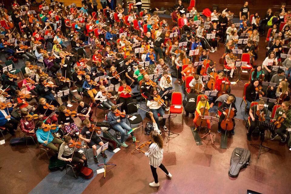 PrimoArtists's tweet image. #ThrowbackThursday to @NickyBenedetti’s #SuperStrings sessions in the United Kingdom last week!