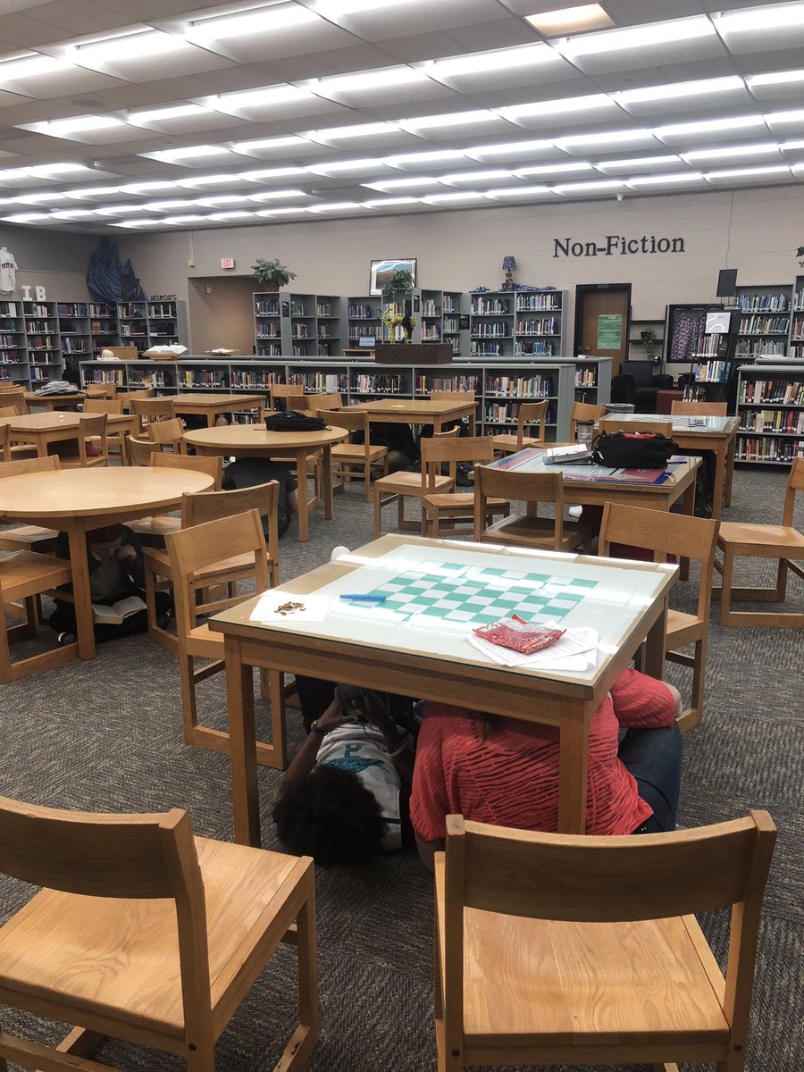 FDHSCommons's tweet image. Can you find them? Our students are safely tucked under the tables for the Earthquake Drill! @FDPatriot