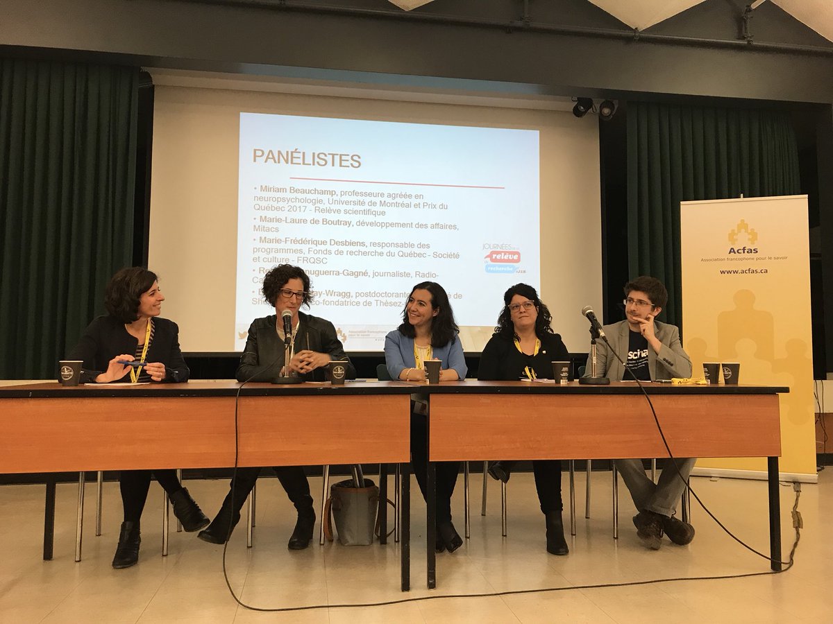 La table ronde «La vie après le doctorat», animée par Yanick Villedieu, débute. Avec Miriam Beauchamp <a href="/UMontreal/">Université de Montréal</a>, Émilie Tremblay-Wragg <a href="/USherbrooke/">Université de Sherbrooke</a> et @ThesezVous, Marie-Frédérique Desbiens <a href="/FRQSC/">FRQ - secteur Société et culture</a>, @RenaudManuG <a href="/iciradiocanada/">Radio-Canada</a> et Marie-Laure de Boutray <a href="/MitacsCanada/">Mitacs</a>. #J2R
