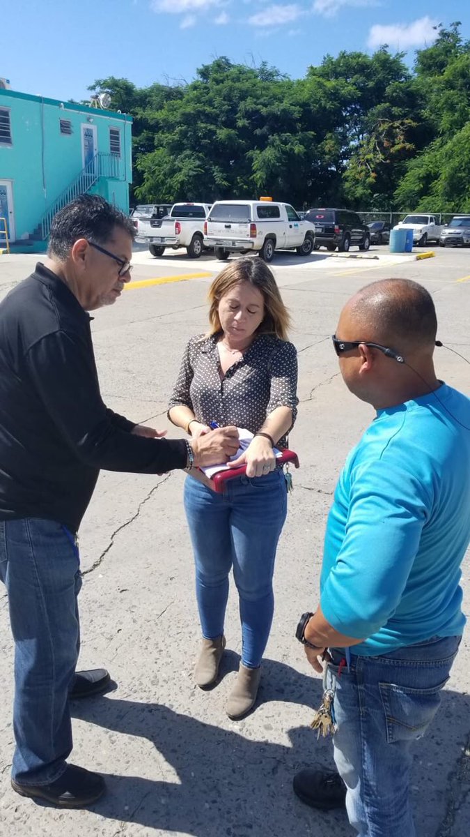 AcueductosPR's tweet photo. [Ahora] Personal de la #RegiónSur #ElTuque en #Ponce participan del simulacro #GranShakeOutPR donde ponen en práctica los adiestramientos y consejos ofrecidos por @NMEADpr en caso de un #Terremoto #AAAparaTodos #UnEquipo https://t.co/ssgdfXYRHt