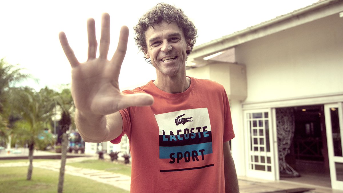 UOLEsporte's tweet photo. Guga conta quem são seus ídolos no esporte 👉 via @esportepfinal https://t.co/9fGuhXi2W2 https://t.co/voAIykQ2lx