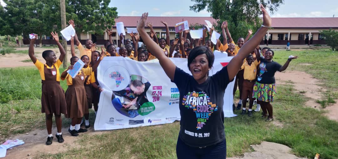 efua_keren's tweet photo. We are #benging live in #Accra It's #AfricaCodeWeek Day 2. @Foundation_DO @AfricaCodeWeek @ https://t.co/4LKSvJGab0