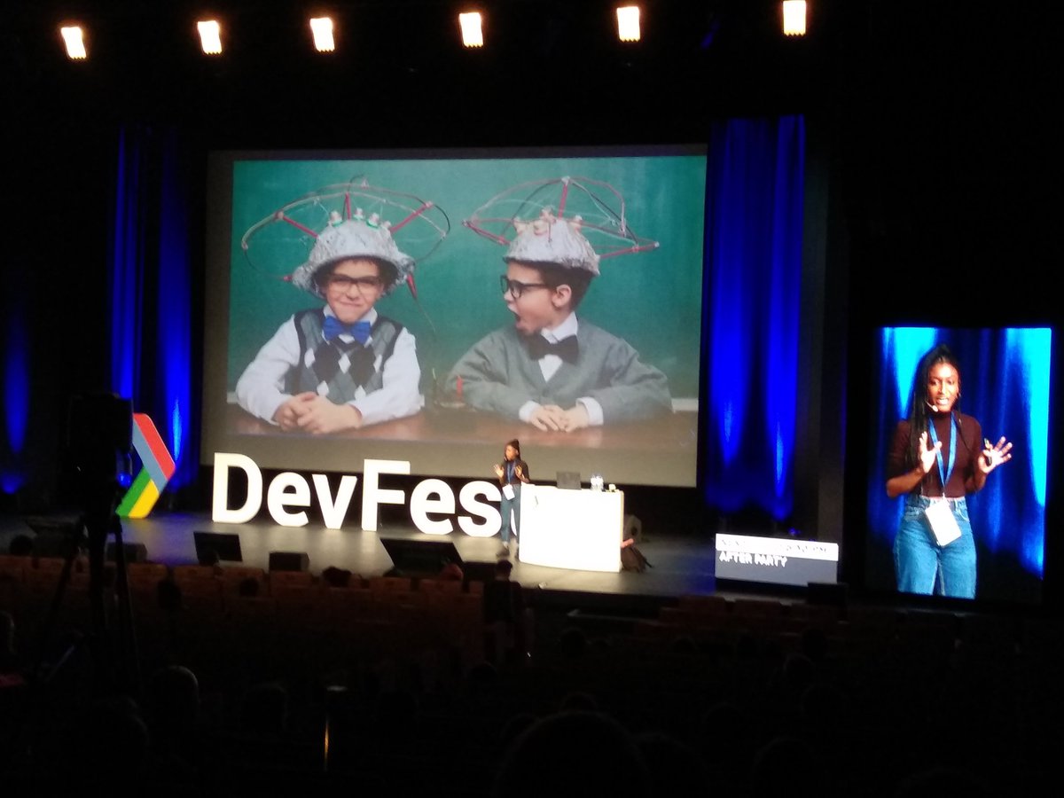 SamuelBerthe's tweet photo. @AidaraAnta demo'ing TensorFlow.js attend @devfestnantes
Impressive !
Everything in a browser ! https://t.co/0VuZWi29rP