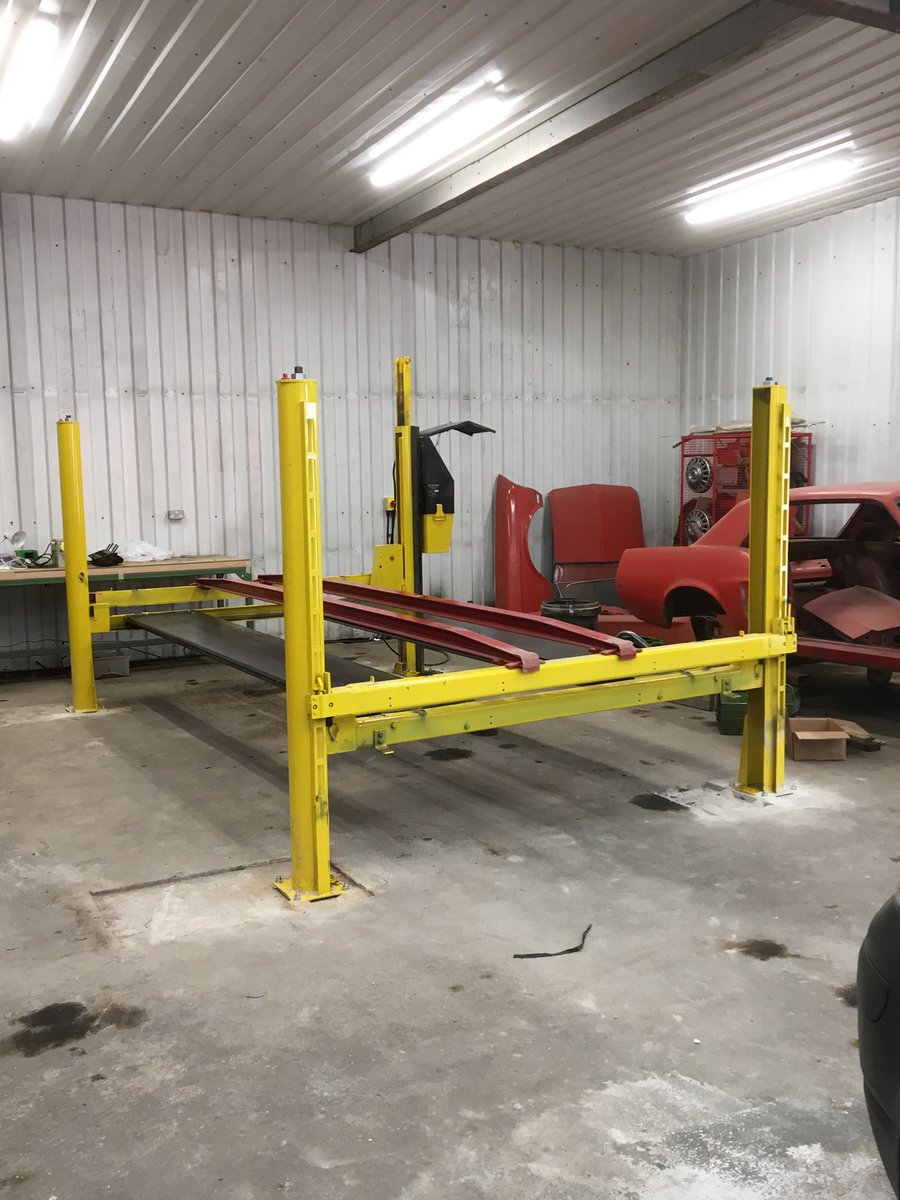 EgscoGarry's tweet photo. Another old Bradbury lift installed and ready to use! https://t.co/hvecdlDePR