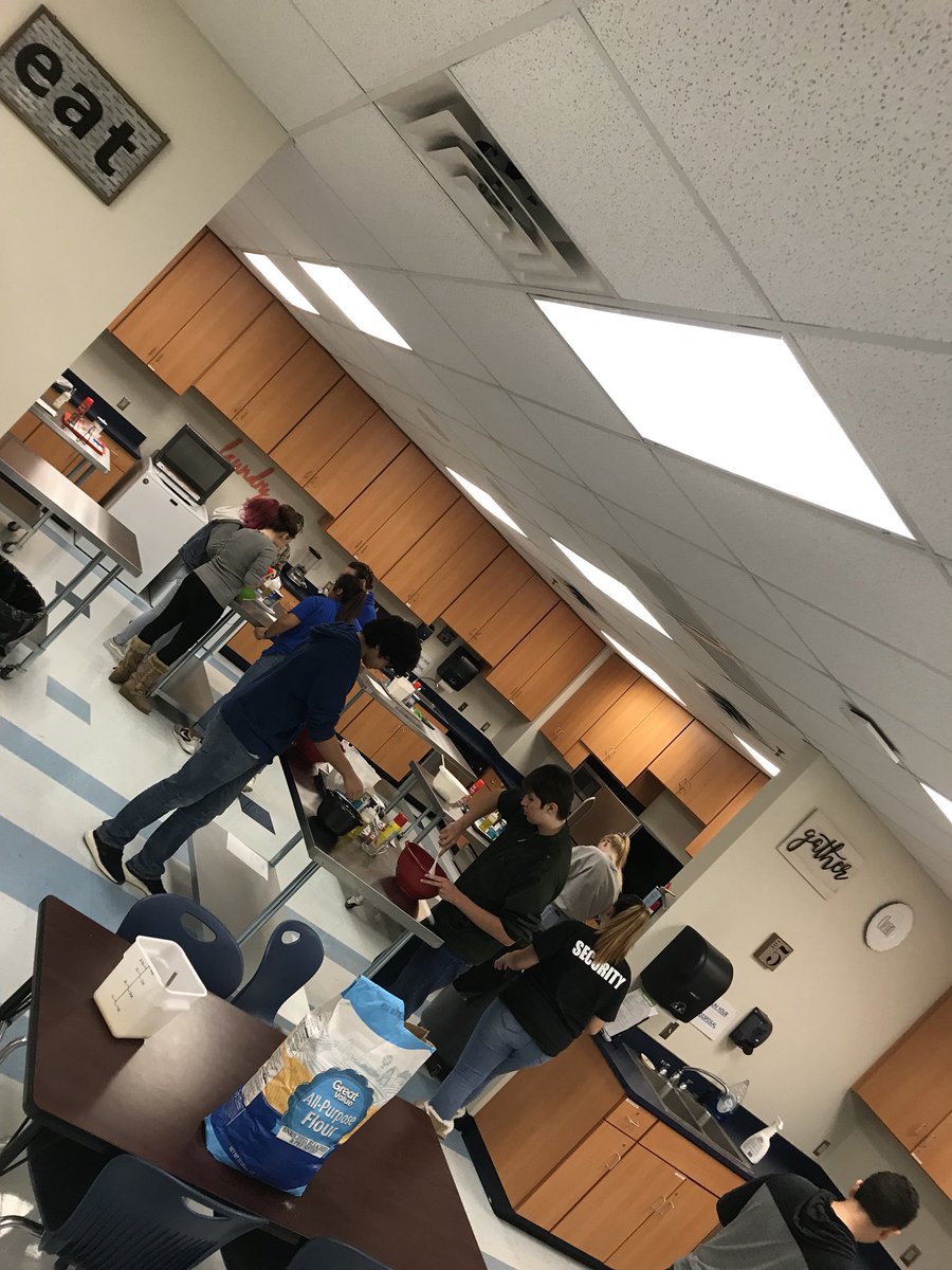 Robbennoltr's tweet photo. 100 batches of soft pretzels being made today...I’m glad I brought my running shoes...and chef coat...my little intro chefs are having their first try at yeast doughs! @Decatur_HS @DecaturHSPrncpl https://t.co/uo6c0oTteX