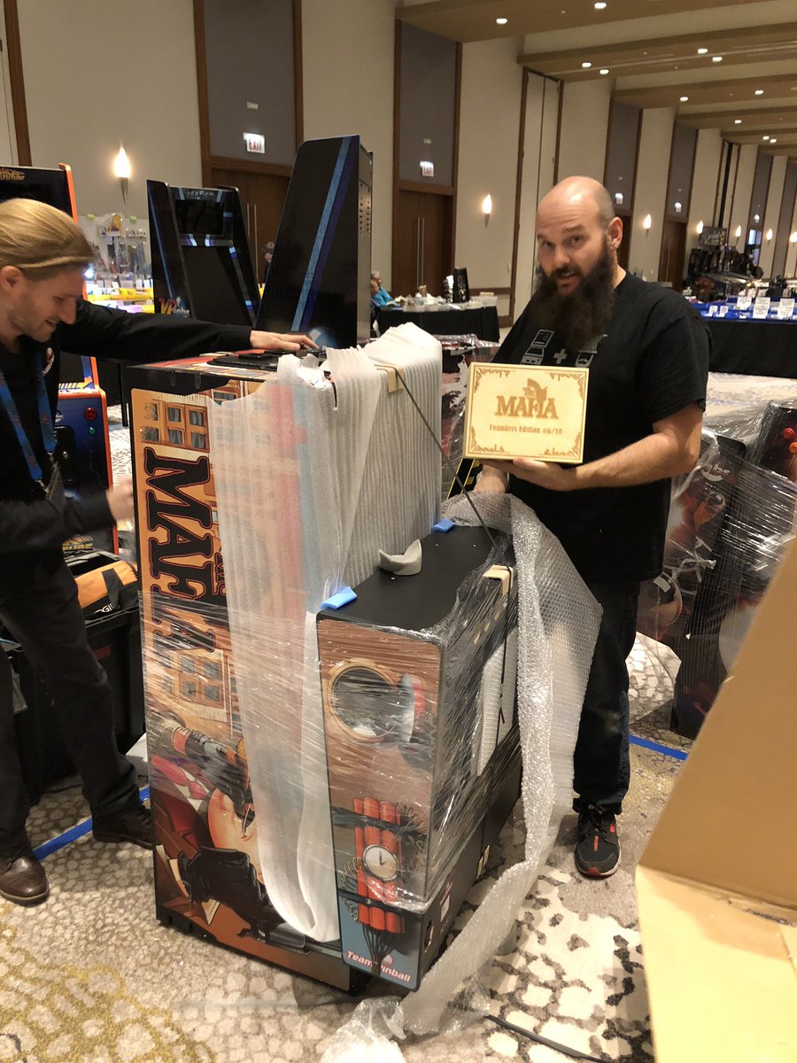 DeadFlip's tweet image. The folks at @TeamPinball unboxing their brand new “Mafia” #pinball machine at @pinballexpoofc