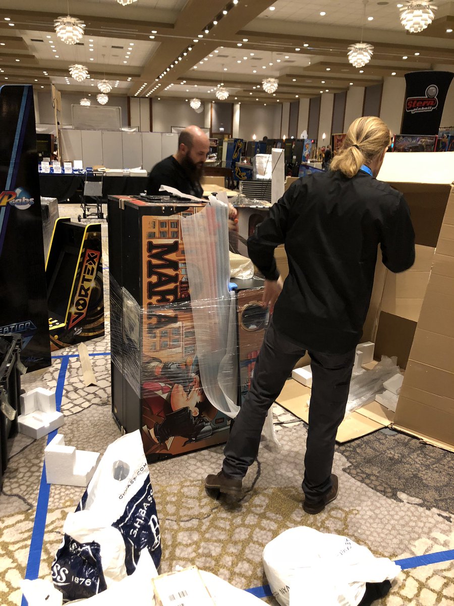 DeadFlip's tweet image. The folks at @TeamPinball unboxing their brand new “Mafia” #pinball machine at @pinballexpoofc
