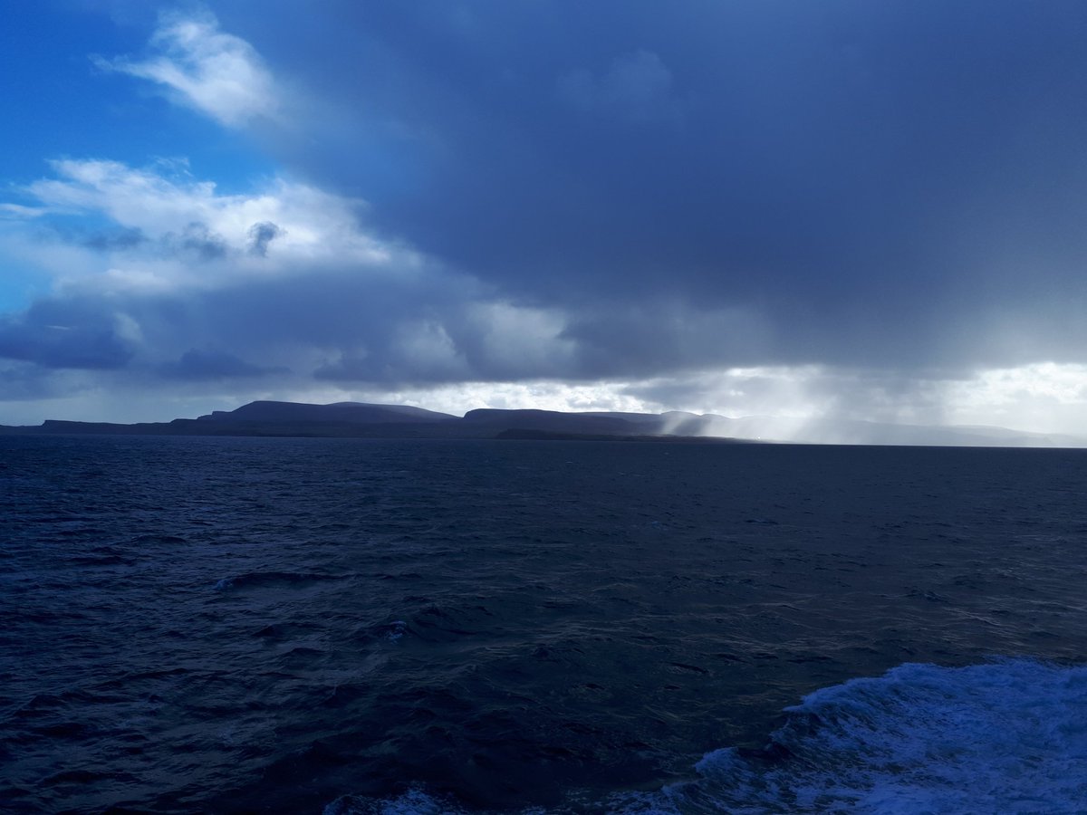 RunTheIsles's tweet image. Thanks @CalMac_Updates for letting me know in plenty of time about the rescheduled #tarbert ferry departure. Free drinks voucher too! #islandlife #uigferry