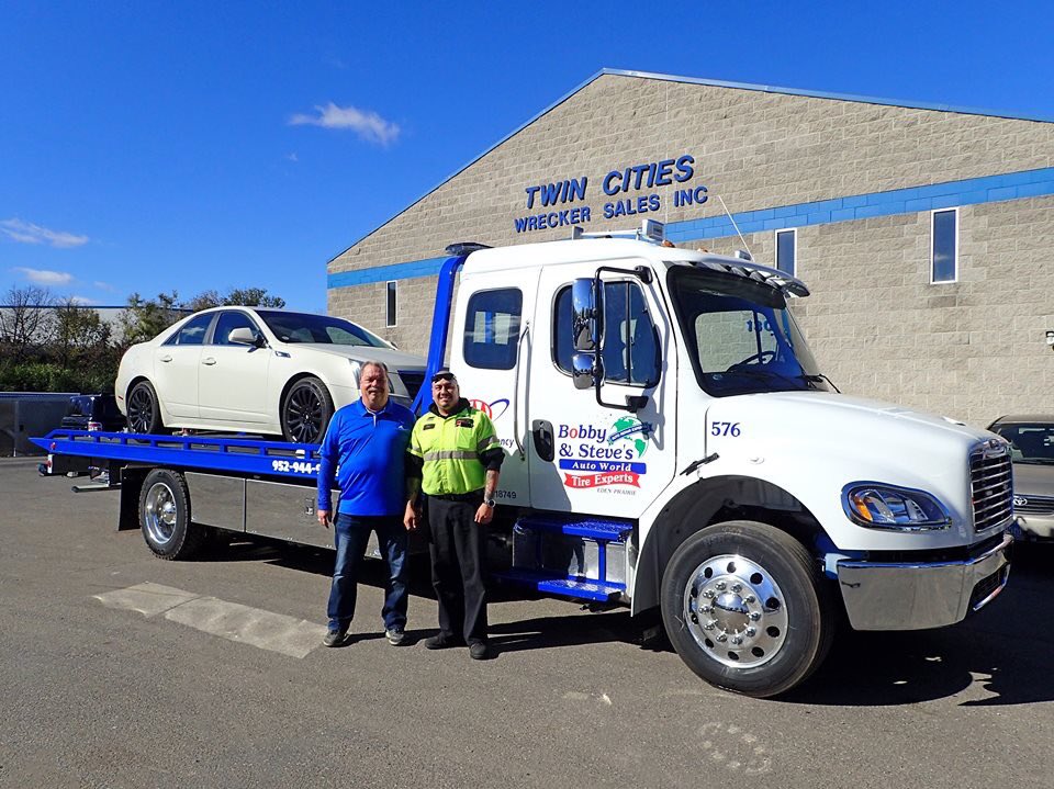 Just added this fancy new truck to our tow fleet, just in time for ❄️ season. Thanks, Twin Cities Wrecker Sales!

#towing #towingservice #tow #towtruck #vehicles #towtruckdriver #towservice #mntowing #bobbyandsteves #bobbyandstevesautoworld