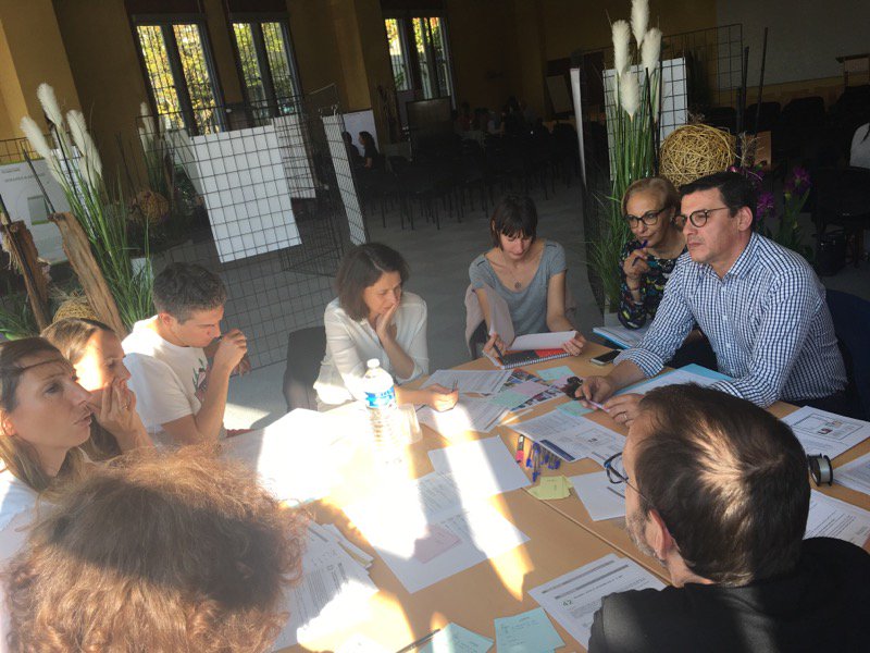ABOULAOUINAT's tweet photo. Projet social de territoire Acte II
@LMHabitat @AlliadeHabitat @GrandLyonHab @grandlyon @Venissieux_ L'ensemble des partenaires sociaux ont phosphoré sur des pistes d'action dans le cadre du Projet Métropolitain des solidarités https://t.co/WrQ1RGim39