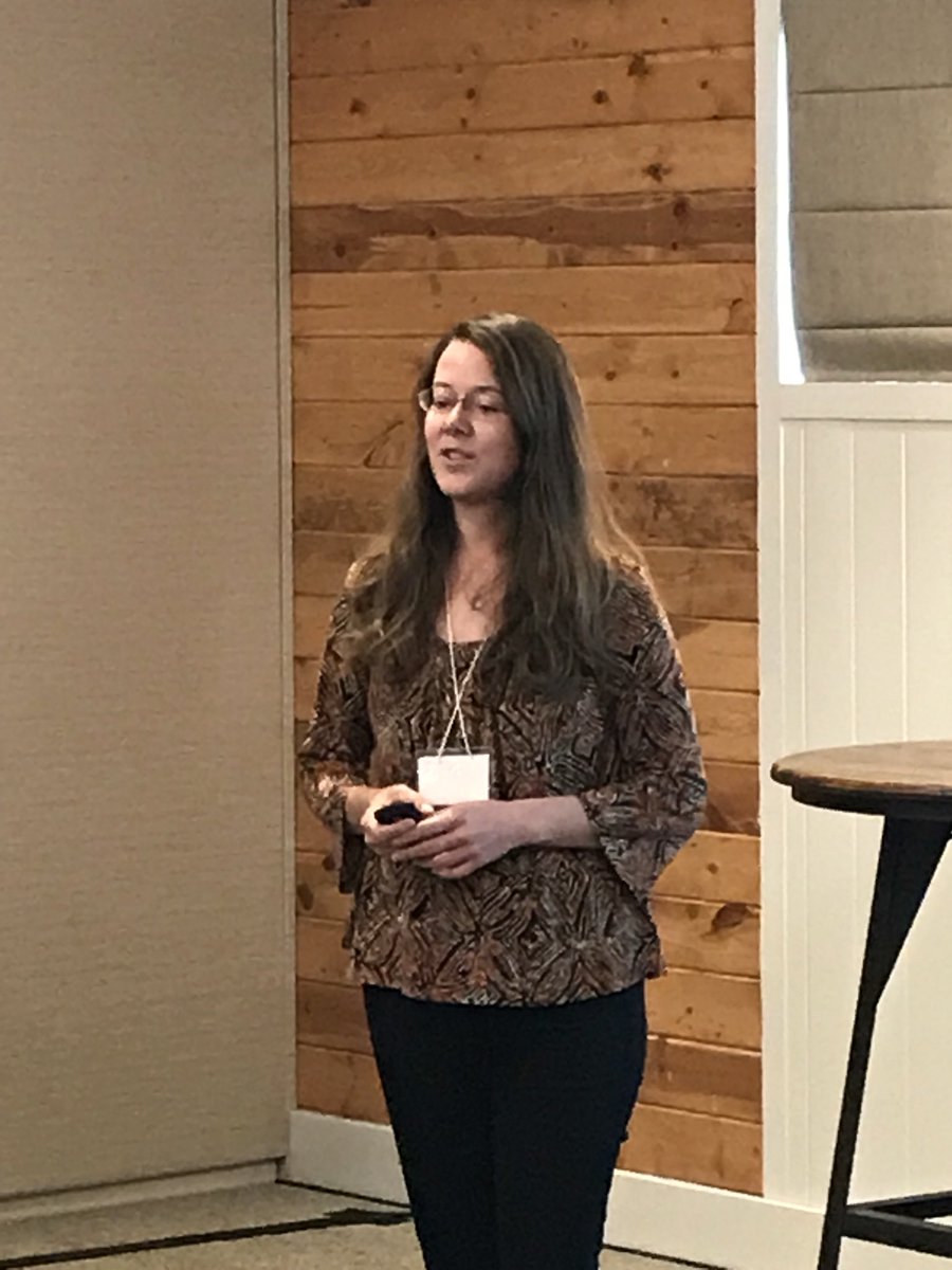 Leslie_Boby's tweet photo. Learn more about “firescaping” in this cool new master gardeners module from @soforext Holly Campbell. The project is funded by @USDA_NIFA & will help master gardeners spread the word about ways to protect homes beautifully! #EDENAM18 #Wildfire https://t.co/ZAgT19csex