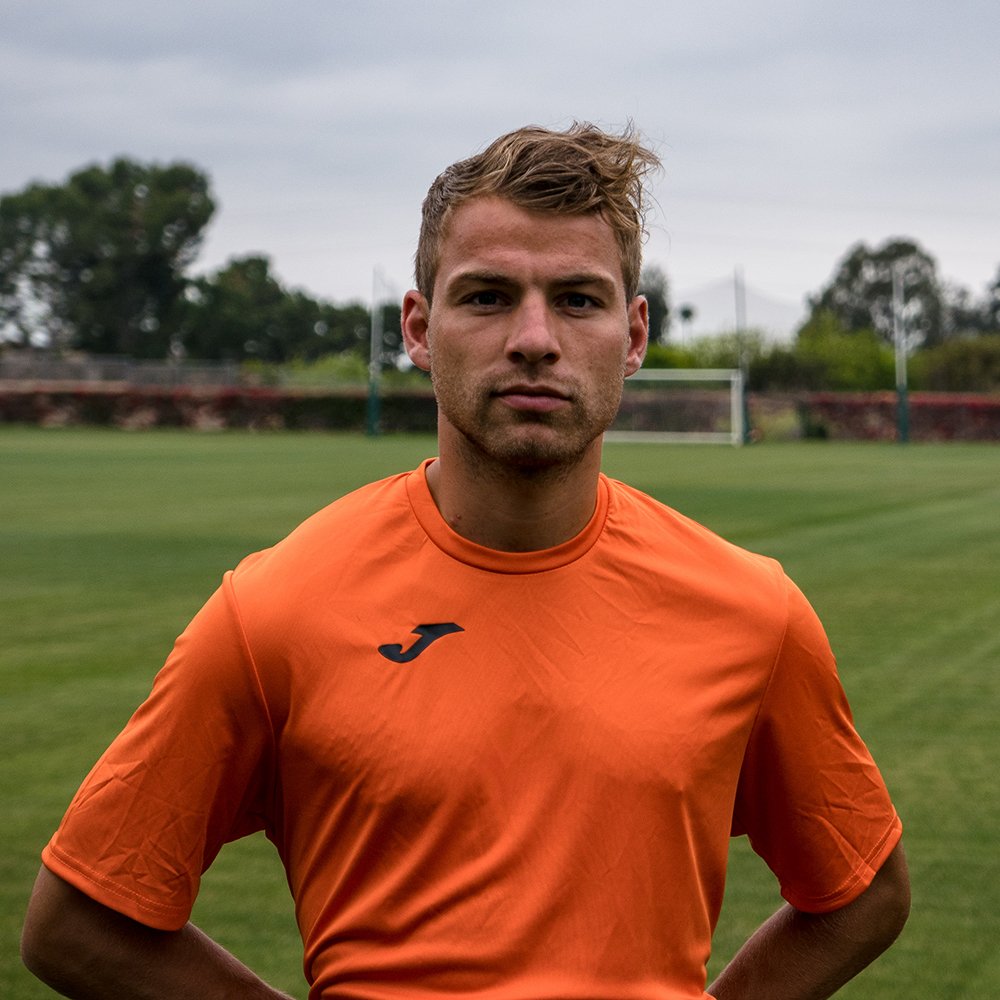 🎃 vibes. Got your #Halloween costume ready? #JOMA #ExerciseYourFreedom