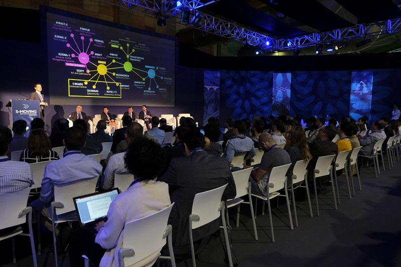 malaga's tweet photo. La primera edición de @smovingforum convoca a un millar de profesionales de alto nivel en busca de socios tecnológicos https://t.co/bV7pLsNtPx #SMoving18 https://t.co/HFZQkrLpDi
