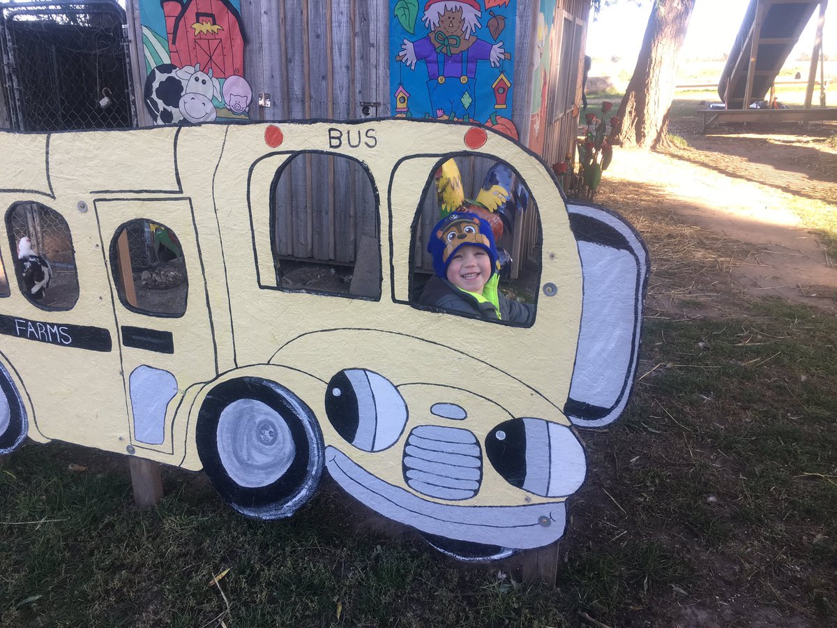 dunbarbabies's tweet photo. It’s that’s time of year- here we come, pumpkin patch! #Halloween2018 #autumnishere #pumpkinpatch #heartlandfarms #iowafun https://t.co/jZsmNexl6Z