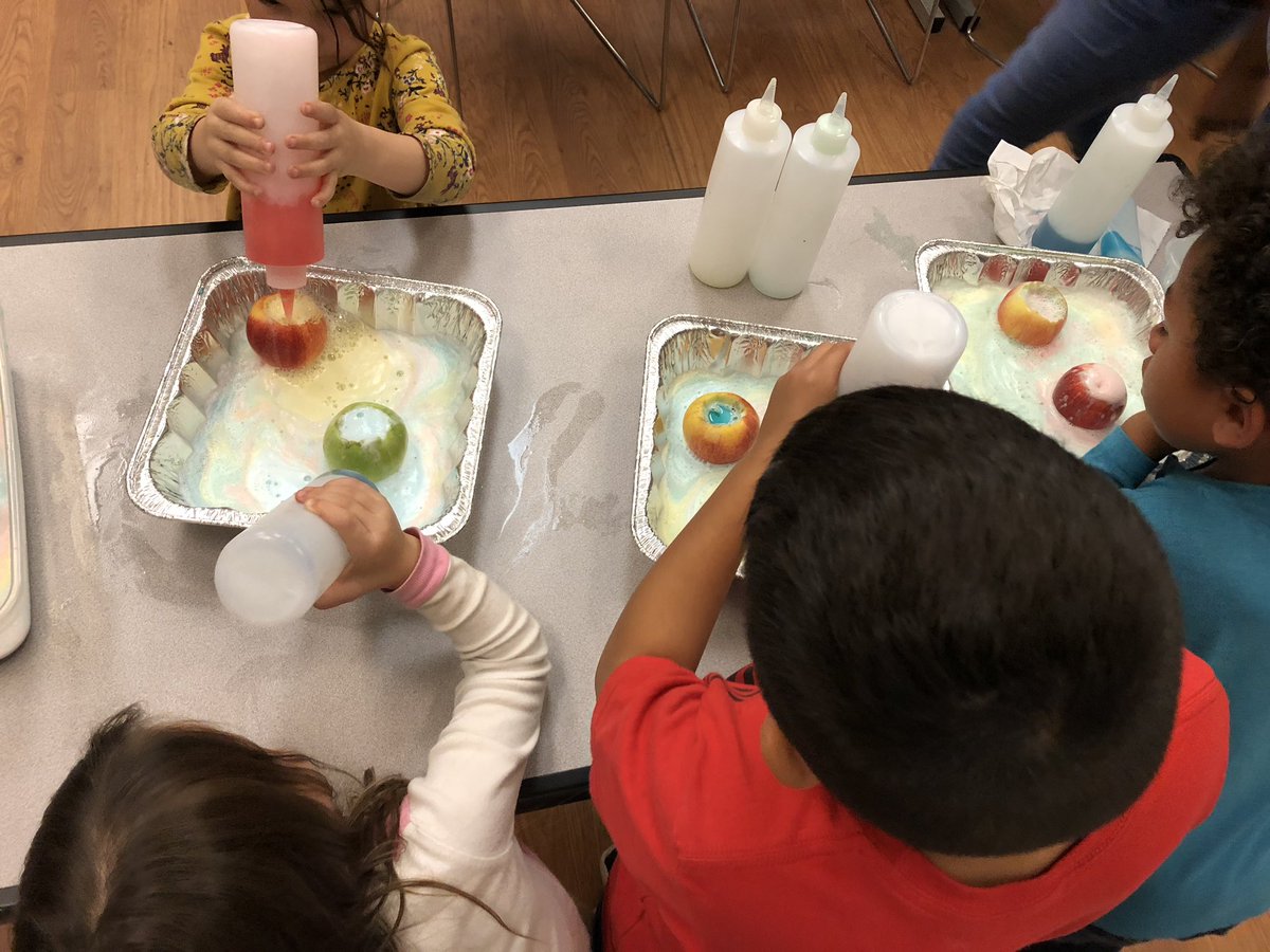 jkurumaji's tweet image. Programs &amp;amp; programs this past week! Crafts, art, &amp;amp; experiments! #childrenslibrarian #fresnolibrary