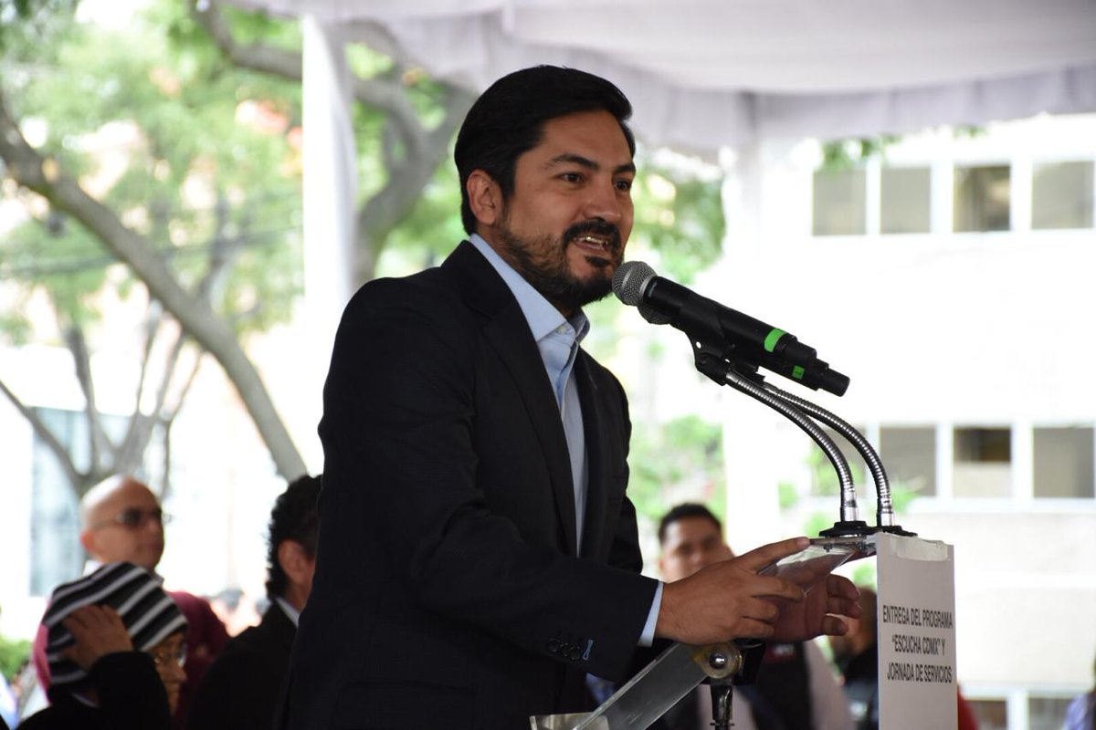 SEBIEN_cdmx's tweet photo. Con el programa #EscuchaCDMX transformamos la vida de las y los capitalinos con discapacidad auditiva. Trabajamos para garantizar bienestar y una mejor calidad de vida, mencionó Alejandro Piña Medina, titular de la @DesSocial_CDMX. https://t.co/3pg0gWwaBK