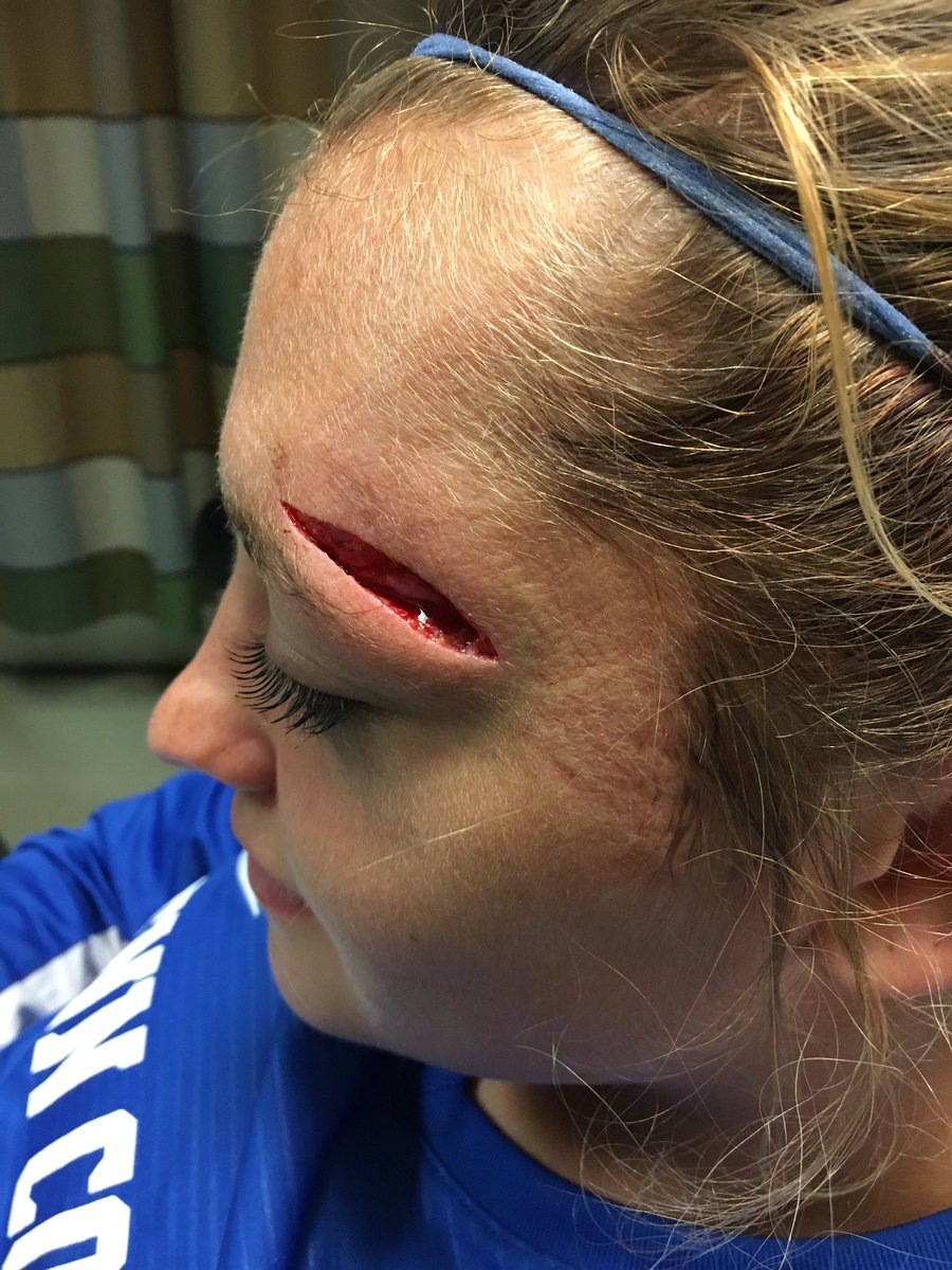 awilliams115's tweet photo. @SoccerGrlProbs getting ready for halloween! https://t.co/nhC8AstqBH