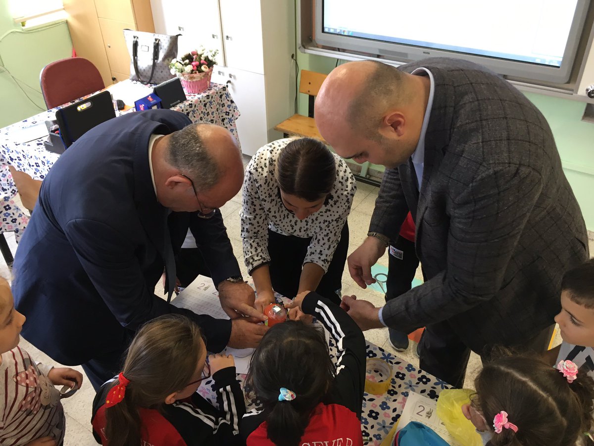 istmem_btkoor's tweet photo. İl BT Koordinatörlüğü olarak Code Week-Avrupa Kodlama Haftası çerçevesinde Beylikdüzü Vali Muammer Güler SBL Bilişim Teknolojileri Öğretmeni Hülya EKE'nin ve Neşe Sever İlkokulu Sınıf Öğretmeni Sevda VURAL'ın koordinesinde düzenlenen kodlama etkinliklerine ziyarette bulunduk. https://t.co/pz58uzncTn
