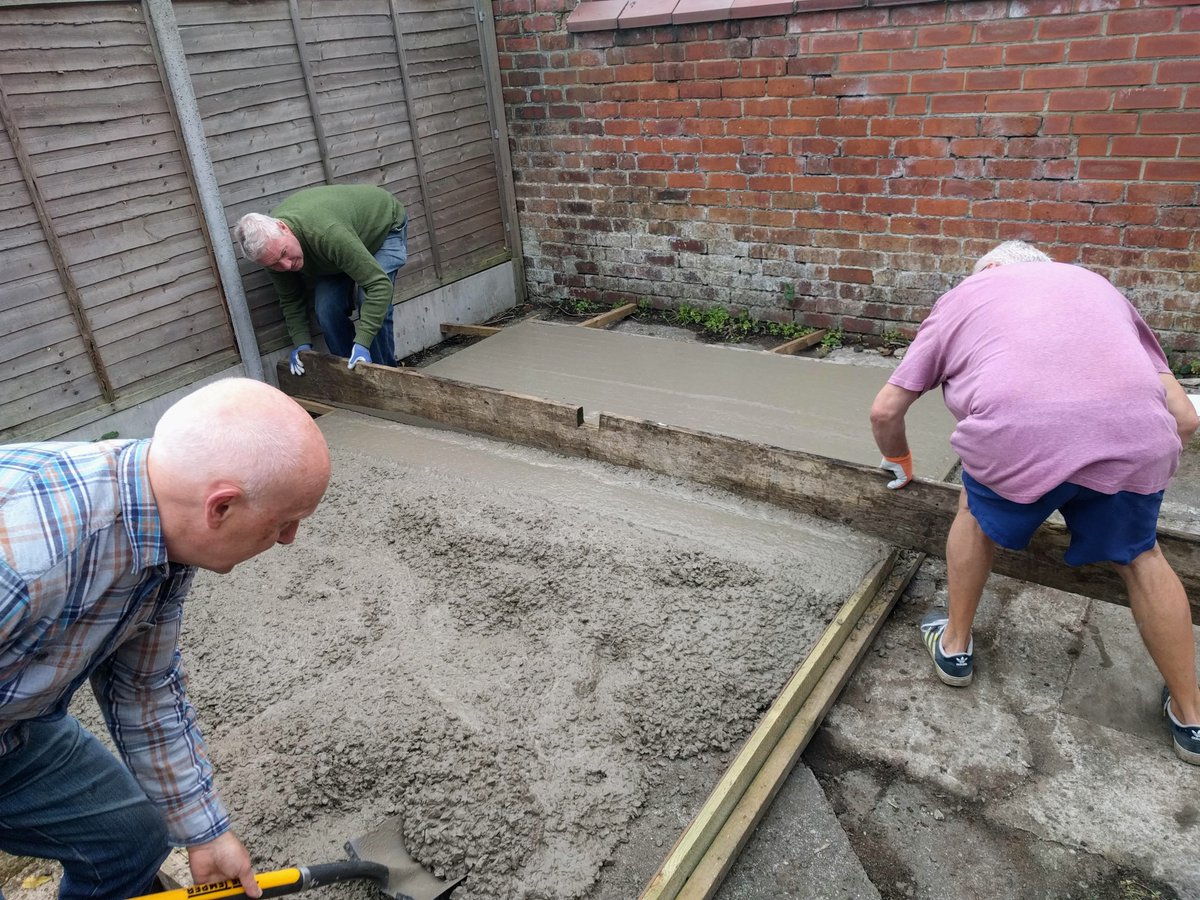 smcrmis's tweet photo. How to make a concrete base for a garage, or in our case, for a big metal shed for our Men in Sheds Bike project
https://t.co/aQLFbnrAan https://t.co/muGax1GJpJ