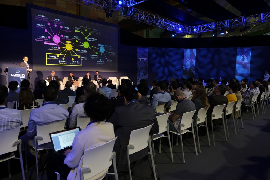 Fycma's tweet photo. 📝 La primera edición de @smovingforum convoca a un millar de profesionales de alto nivel en busca de socios tecnológicos https://t.co/8smCcmovH6 #SMoving18 ha tenido lugar los días 17 y 18 de octubre en #Fycma. https://t.co/lIgXWZw4sb
