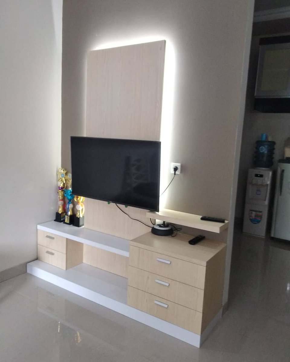 f_interior's tweet photo. Kami menyediakan jasa pembuatan INTERIOR seperti
#Kitchensett #lemaridapur #dapur #lemaribawahtangga #lemaripakaian #lemari
#lemaripajangan #mejatamu #mejamakan #mejameeting #mejabelajar #tempattidur #wallpaper #etalasetoko #paneldiding #panelTV #gyfsum #plapon hp÷wa 085210374135 https://t.co/f6OchlO8C5
